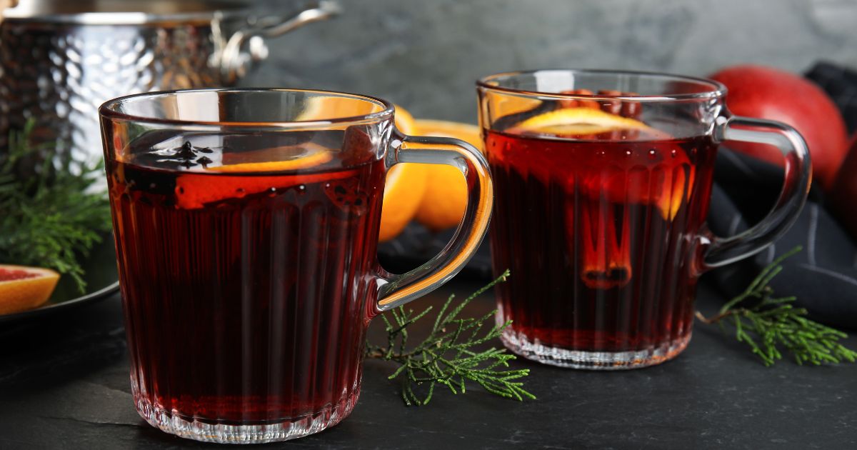 Two glasses of warm wassail punch