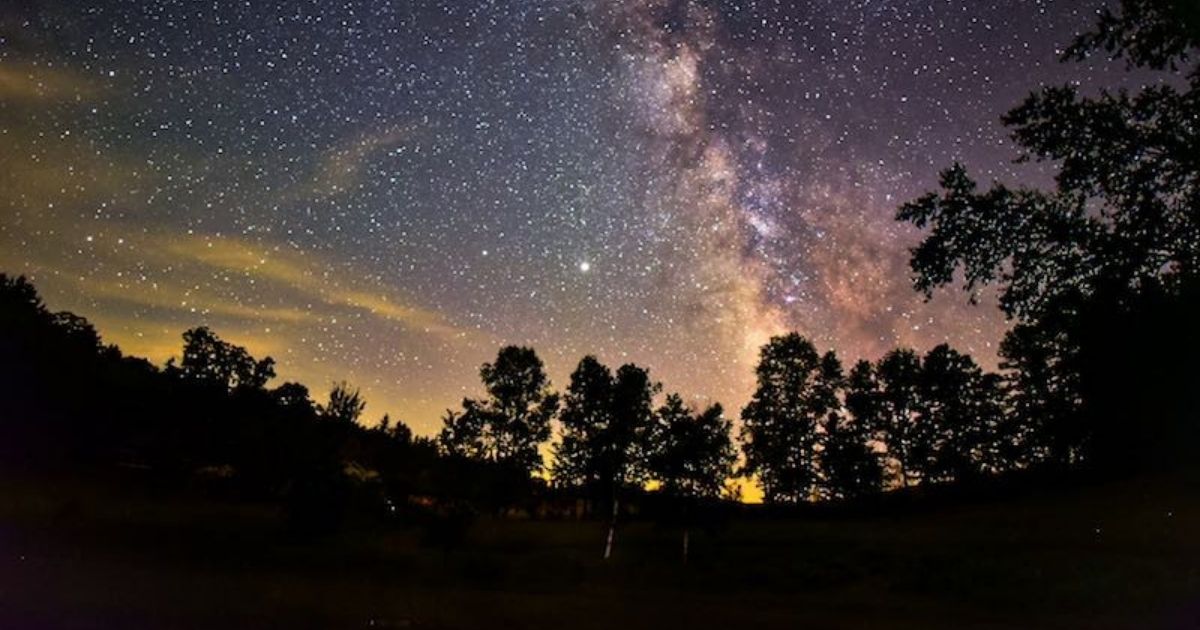 View of the night sky from a Woodstock Vermont vacation rental